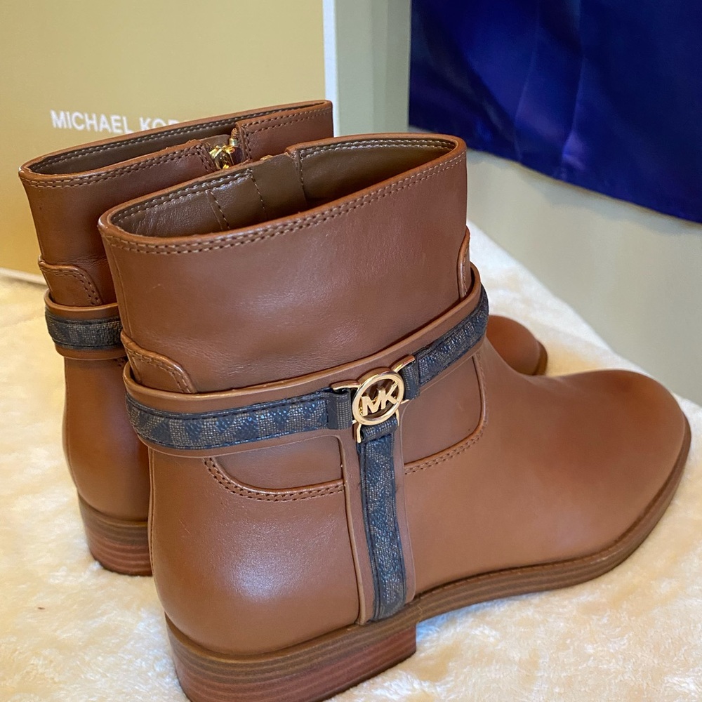 Michael Kors Mindy Leather and Signature Logo Trim Boot - Picture 5 of 9